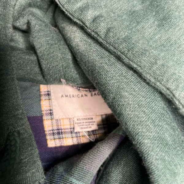 American Eagle women’s green and purple plaid flannel with hood - Image 3