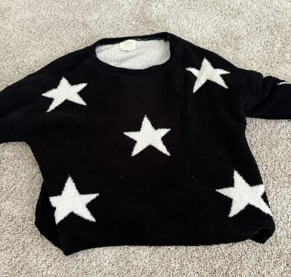 Star Sweater Boutique - Image 3