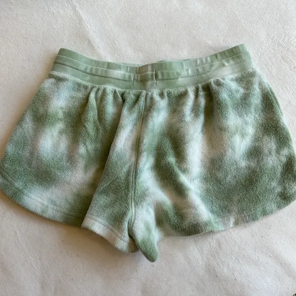 Feat Blanket Blend Fuzzy Matcha Green & White Tie Dye Shorts size S - Image 10