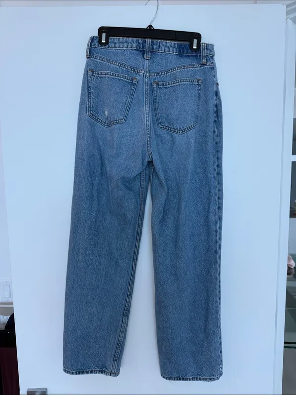 Abercrombie Curve Love Loose High Rise Jeans in Size 27 - Image 2