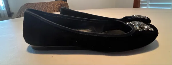 LAUREN Ralph Lauren | ladies rhinestone velvet ballerina flat shoes. Size: 8B - Image 6
