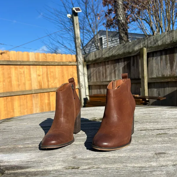 BP. Lance Leather Block Heel Bootie -‎ Size 8 - Image 4