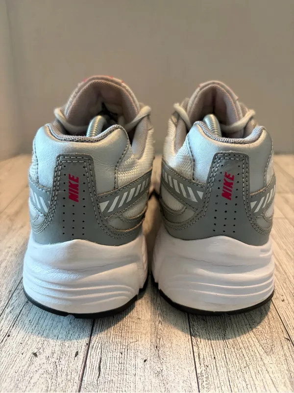 Nike Womens Inititator 394053-101 Gray Running Shoes Sneakers Size 8.5M - Image 6
