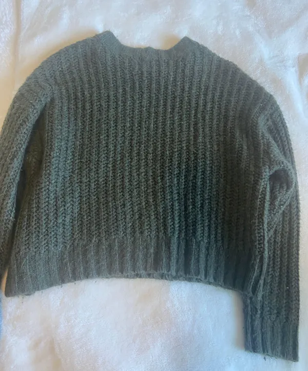 American Eagle Outfitters Sweater - Image 3