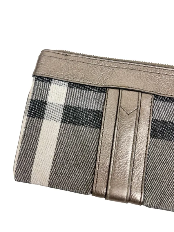 Y2K Burberry Gray Silver Plaid Wristlet Wallet Clutch - Image 9