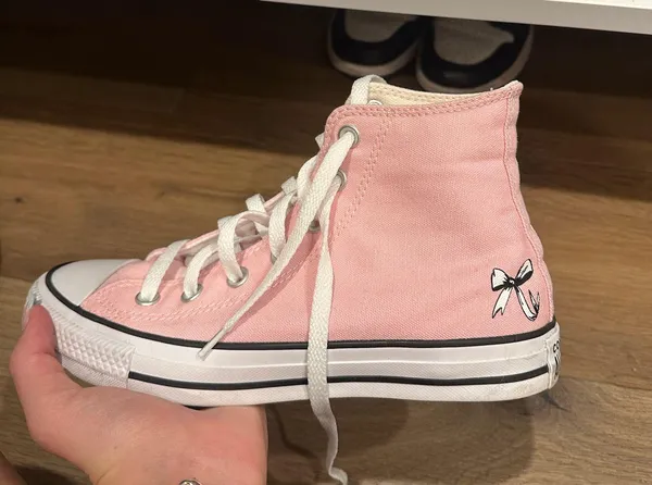 Custom pink converse - Image 2