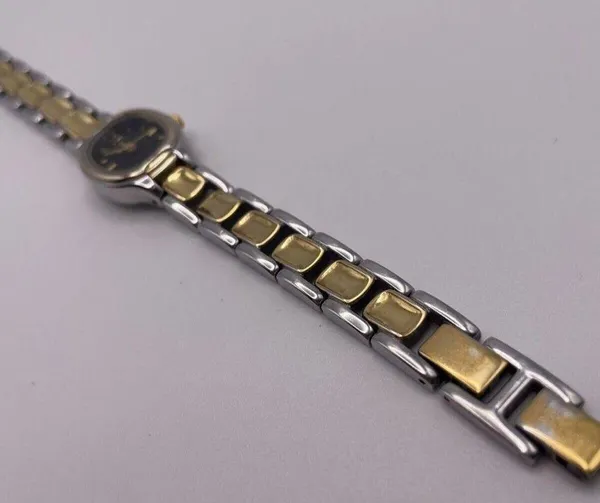 Working Ladies Timex Two Tone Women's Wrist Watch - Image 2