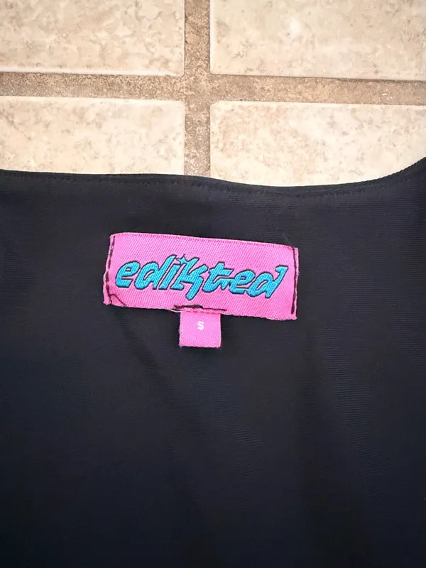Edikted Black Square Neck Crop Top - Image 2