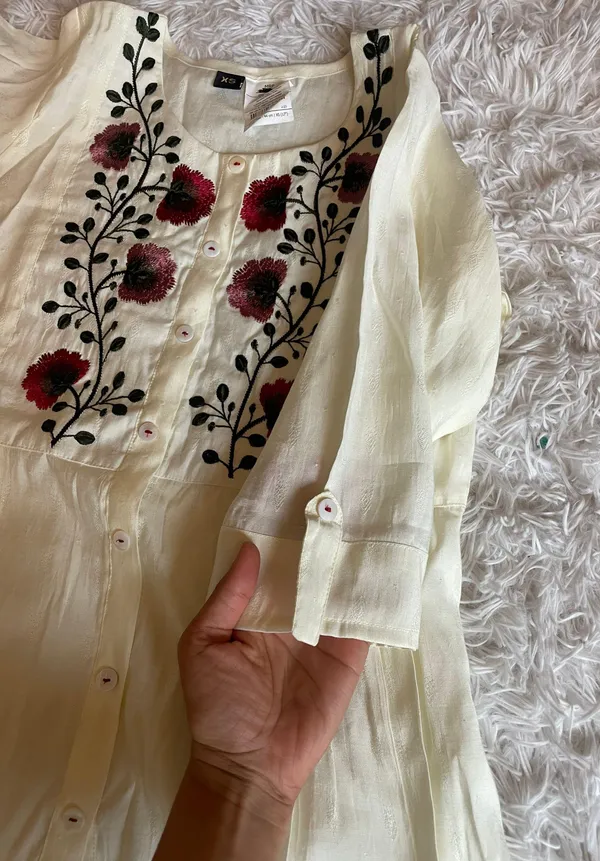 White Shirt/Kurti Size XS - Image 3