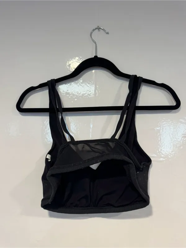 Black‎ Ribbed V-Neck Aerie sports bra mesh back - Image 4