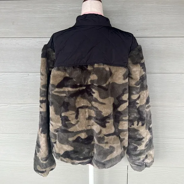 Rails “Wesley” Camo Print Jacket - Image 8
