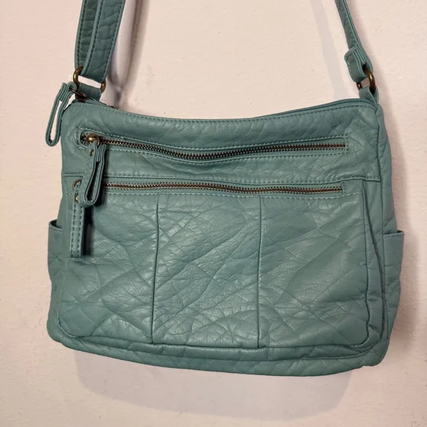 Bueno Multi Zip Pocket Green Crossbody Bag Crinkled Vegan Leather Pebble - Image 6