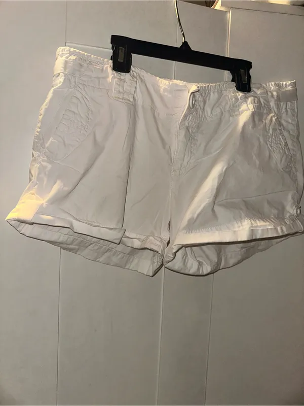 Y2K American Eagle Low Rise White Cargo Shorts - Image 5