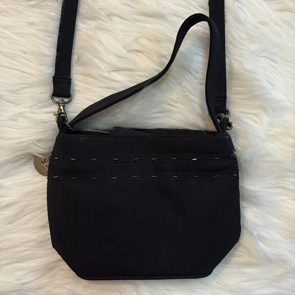 Elegant Black Crossbody Bag - Image 2