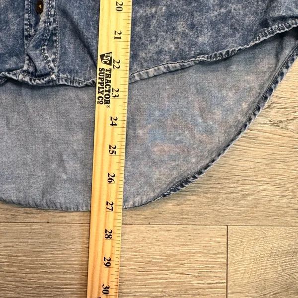 Mudd Acid Wash Denim Shirt Long Sleeve Button Down Cutout Back Women's‎ Small S - Image 6