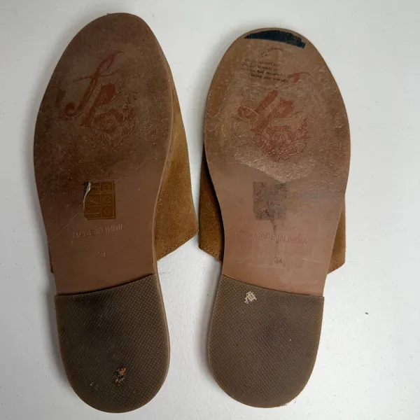 Free People 37 US 7 Coronada Mules Suede Tan Slip On Flat Minimalist Boho Chic - Image 11