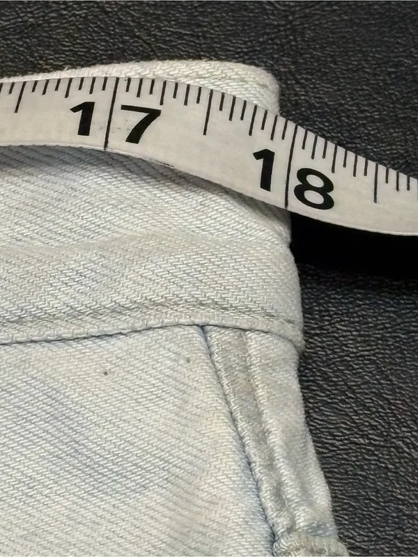 Madewell Light Blue Distressed Boyfriend Jeans size 32 - Image 9