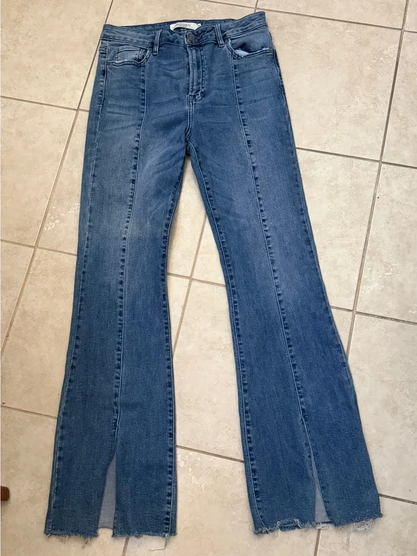 Hidden Jeans Happi Front Slit Flare Jeans - Image 4