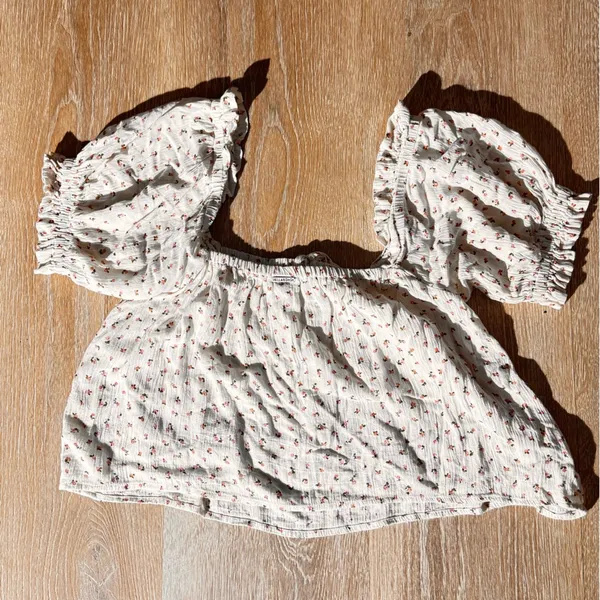Billabong White Puff Sleeve Ruffled Blouse - Image 3