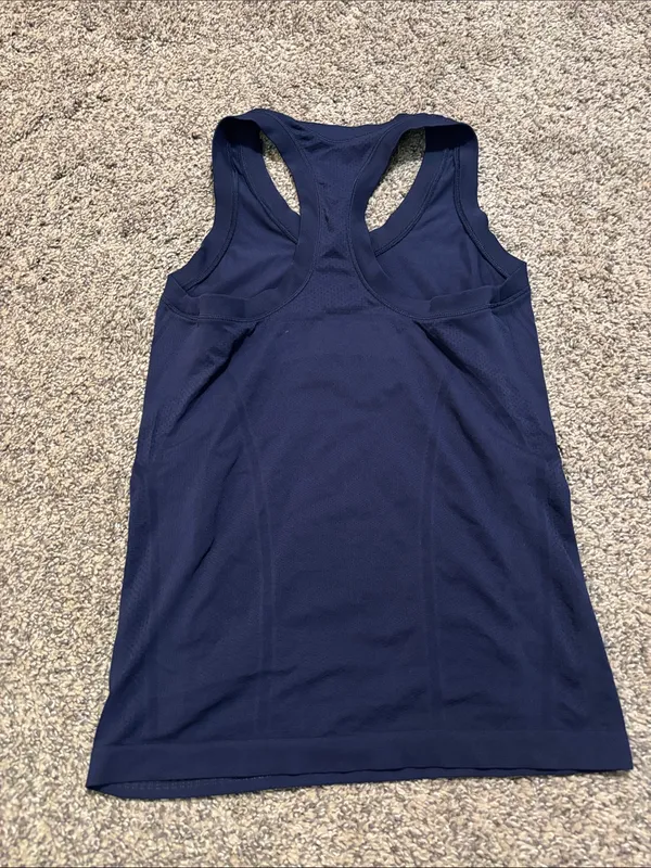 Athleta Momentum Tank Top size XS - Image 3