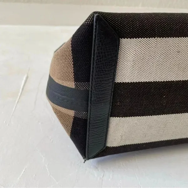 Burberry Messenger Unisex Bag - Image 10
