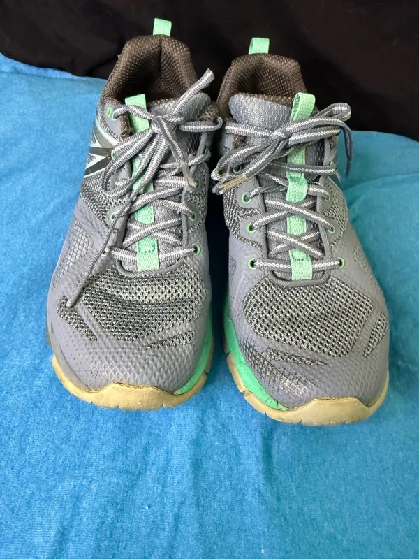 Merrell Sneaker Shoes Womens Size 8 - Image 2