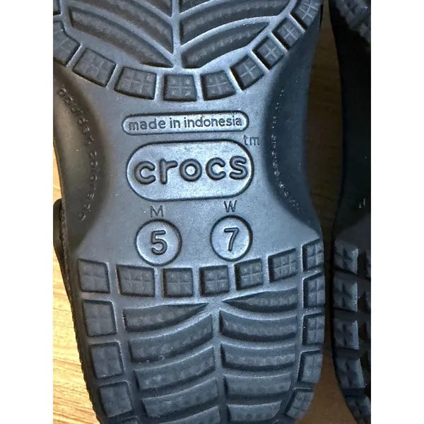 Crocs Classic Clogs Black M 5 W 7 Unisex Slip On Water Shoes Comfort - Image 8
