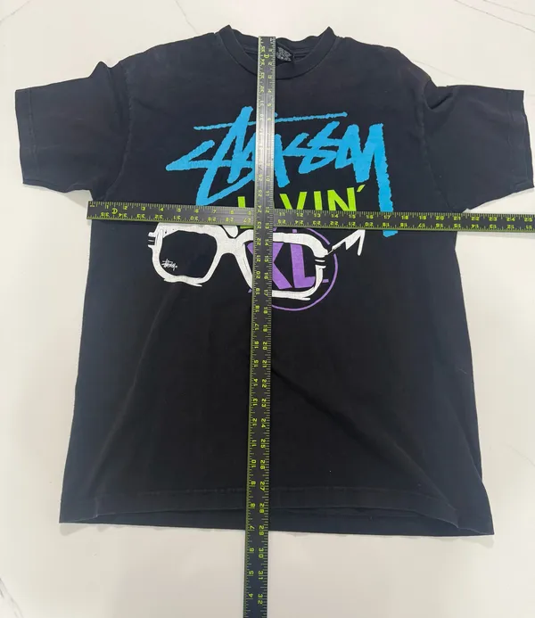 Vintage Stüssy “Livin’ XL” graphic tee - Image 4