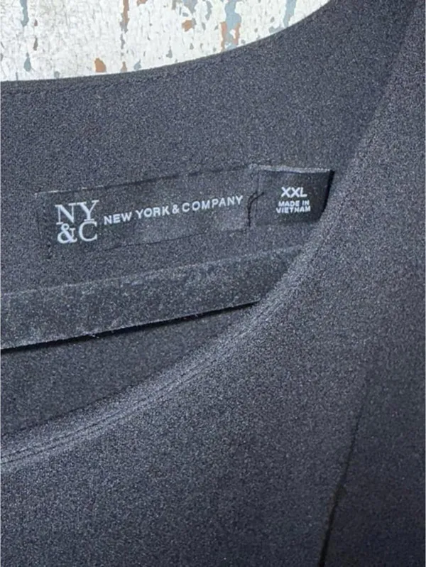 New York & Company black short twist sleeve jumpsuit, size XXL 2X - Image 4