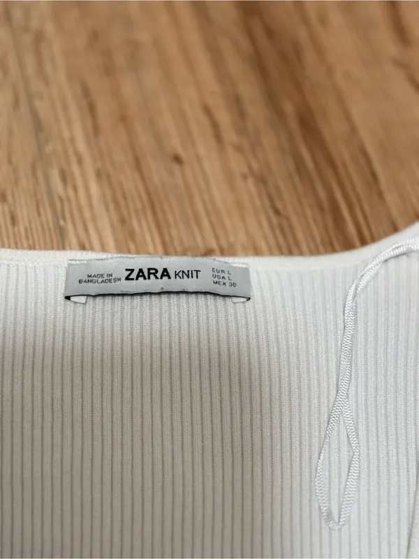 Zara Ribbed Knit Crop Top White V Neck Cut Out Hem Short Sleeve L - Image 4
