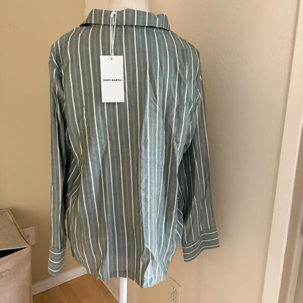 COZY‎ EARTH Soft Woven Long Sleeve Pajama Top green Stripes NWT Size Small - Image 4