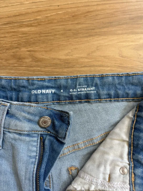 Old Navy Jeans - Image 3