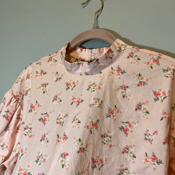 Anthropologie Pink Floral Puff Sleeve Open Back Ruffle Crop Top Mock Neck - Image 2