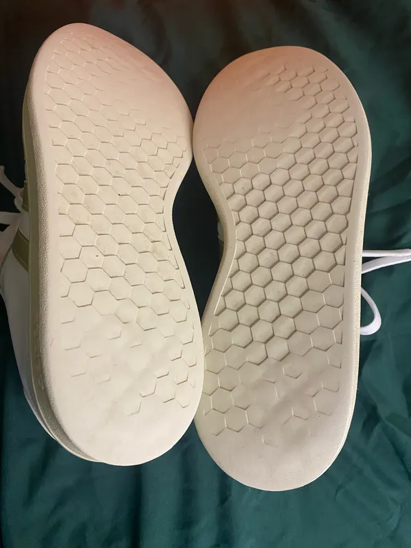 ADIDAS Neo Cloudfoam White 3 Gold Stripe Sneakers Women’s Size 8.5 - Image 6
