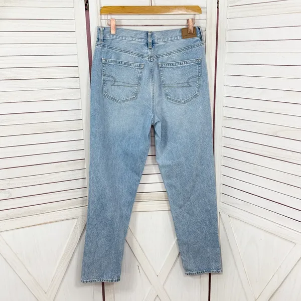 American Eagle Mom Jeans Women 6 Blue High Rise Straight Leg‎ Distressed Knee - Image 2