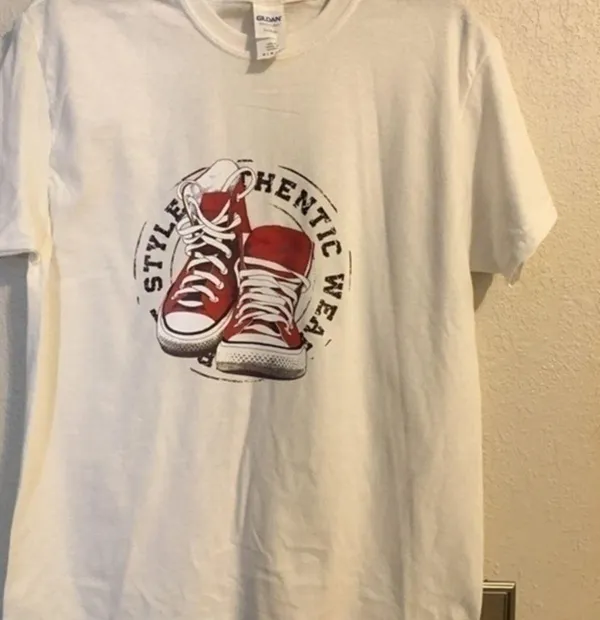 COPY - Gildan T shirt M with graphic print - Image 10