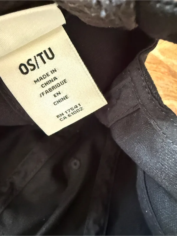 UGG Black Logo Cap - Image 5