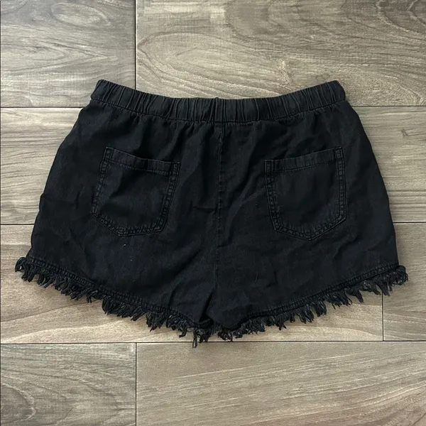 Amazon Black Stretchy Casual Frayed Hem Shorts - Image 3