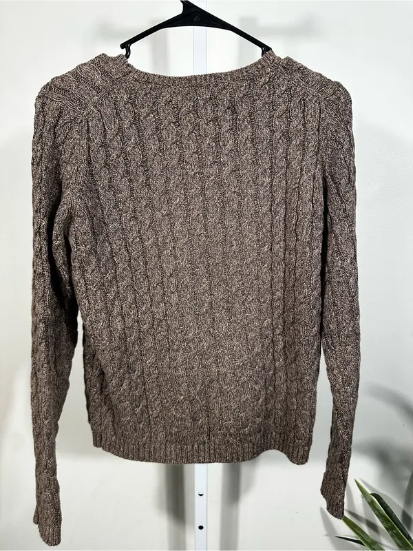 N10. Valerie Stevens Petite Cable Knit Sweater in Marled Brown - Image 3