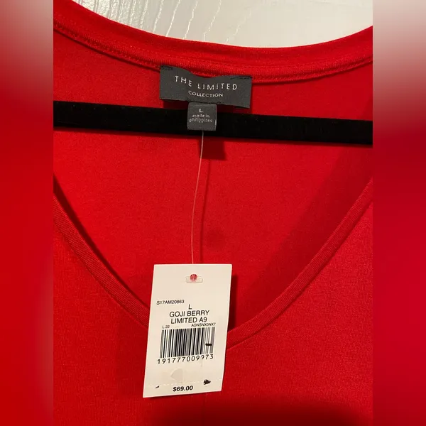 The Limited NWT Size L Red Short Sleeve V Neck Pleated Hem Flowy Tunic Stretch Top - Image 12
