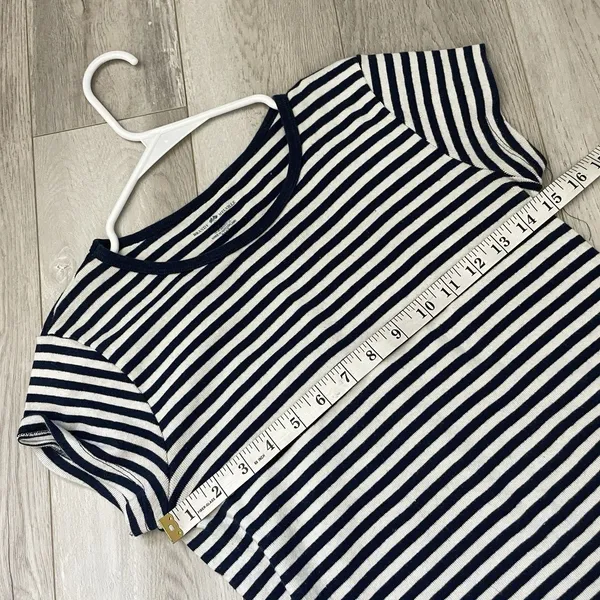 Brandy Melville Tshirt striped crop top womens Navy Blue White one size casual - Image 3