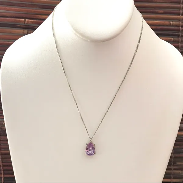 Jennifer Lopez Pink Tear drop Pendant Necklace on Silver Tone chain. - Image 2