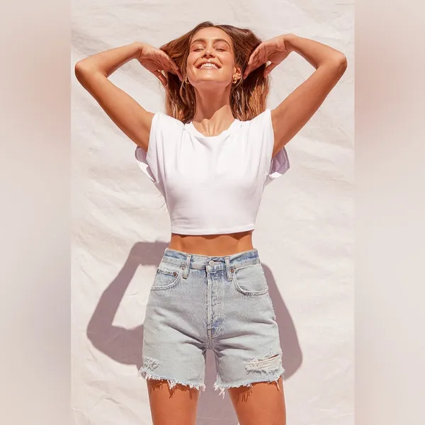 Agolde Light Wash Riley High Waist Cut Off Denim Short in Groove Size 24 - Image 12
