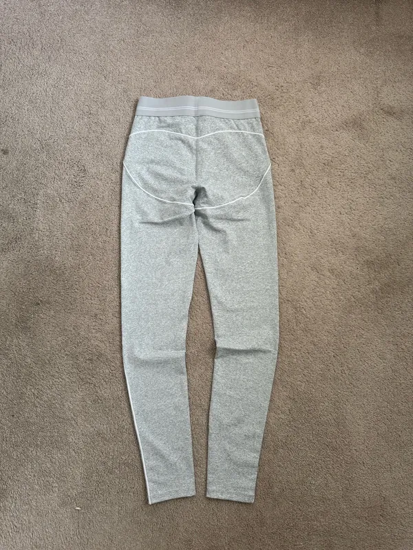 *Grey* Alo Yoga Bra & Leggings - Image 4