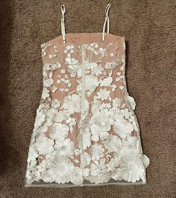 Storia Dress with White Embroidery - Image 2