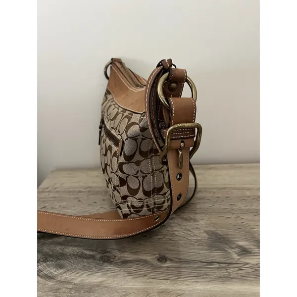 Coach Vintage Y2K F061-10402 Signature Jacquard Monogram Crossbody Bag - Image 2