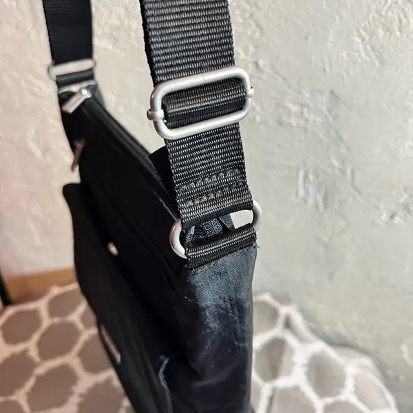 Baggallini Black Crossbody Bag with Adjustable Strap and Zipper Closure - Image 12