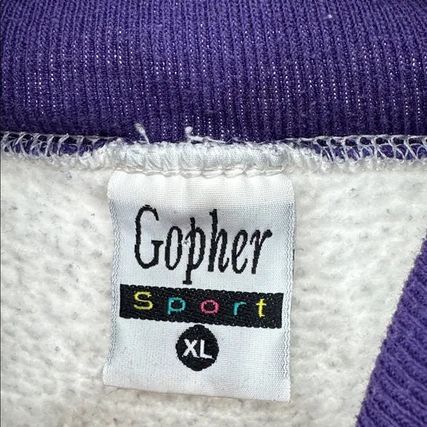 Gopher Sport vintage turtleneck winter scene XL glitter puff paint casual - Image 3