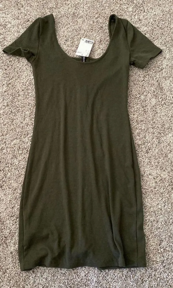 H&M short sleeved dress - Image 2