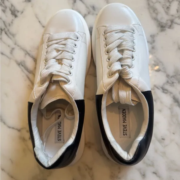 NWOT Steve Madden Gaines White/Black Faux Leather Platform Sneakers Women’s 11M - Image 2